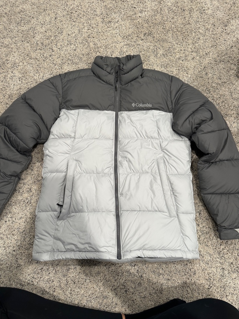 Columbia Men's Two-Tone Gray Puffer Jacket